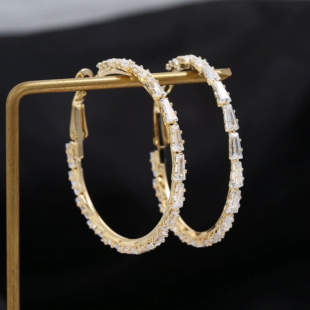 🌷New🌷Fashionable Hoop Earrings with Full Geometric Shape Rhinestone Details